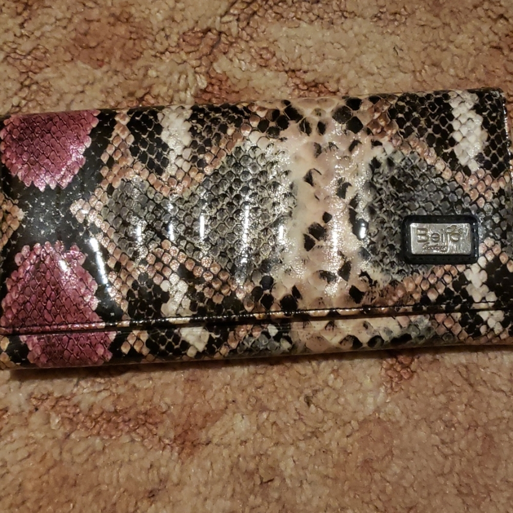 Beijo Clutch Wallet